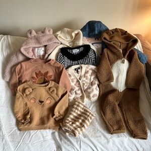 Huge lot bay girl clothes 12 M